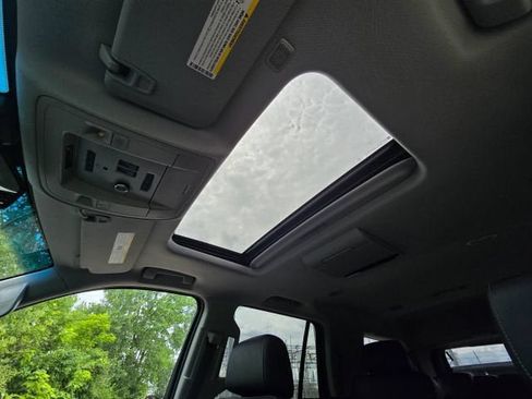 Used 2016 Chevrolet Tahoe LTZ AWD/4WD image 30