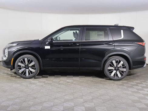 New 2026 Mitsubishi Outlander SE image 19