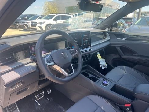 New 2026 Volkswagen Tiguan SE R-Line AWD/4WD image 12