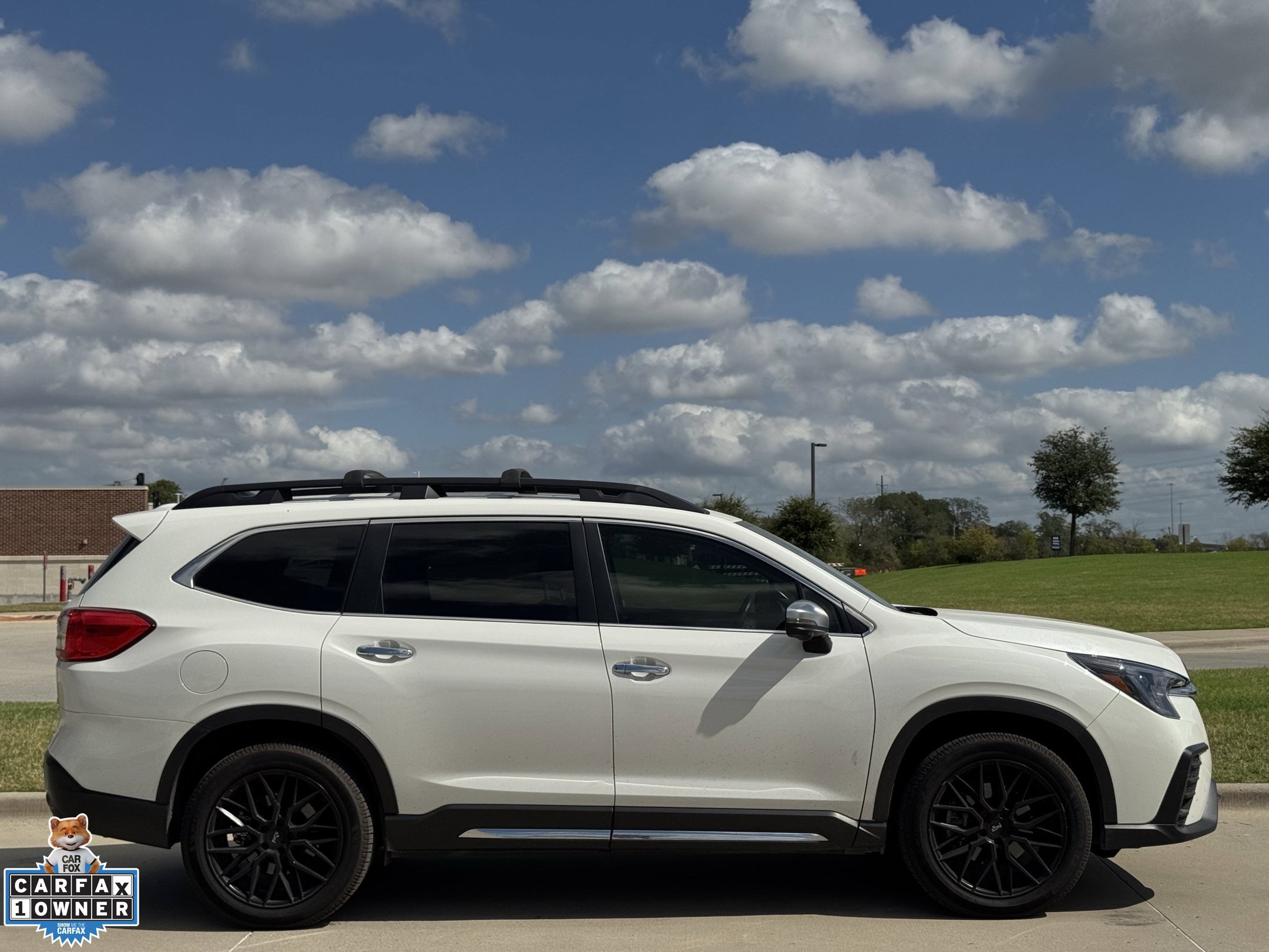 Used 2023 Subaru Ascent Touring AWD/4WD image 3