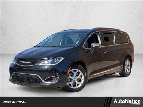 Used 2020 Chrysler Pacifica Limited image 1