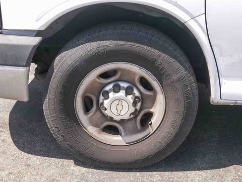 Used 2014 Chevrolet Express 2500 RWD image 5