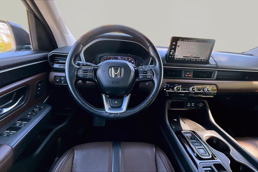 Used 2025 Honda Pilot Elite image 9