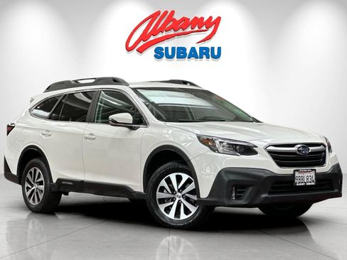 Used 2022 Subaru Outback Premium AWD/4WD image 2