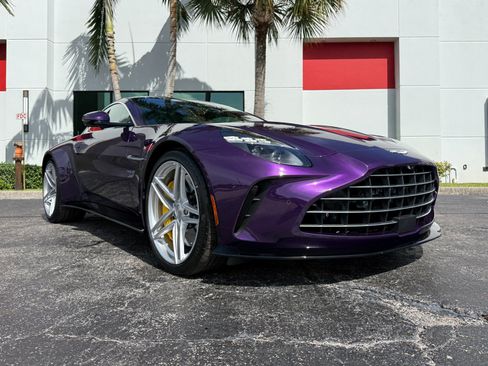 Used 2025 Aston Martin V8 Vantage Coupe RWD image 6