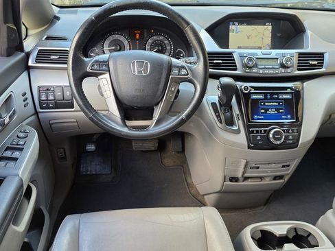 Used 2014 Honda Odyssey Touring Elite image 13