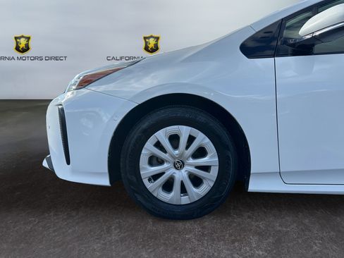 Used 2020 Toyota Prius LE image 14