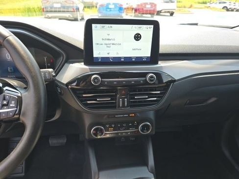 Certified 2023 Ford Escape Active AWD/4WD image 19