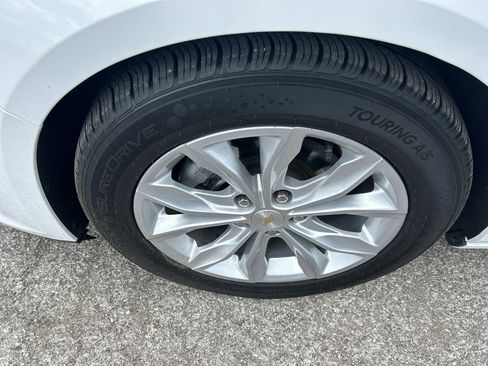 Used 2022 Chevrolet Malibu LT FWD image 9