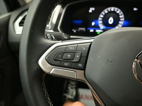 Used 2023 Volkswagen Tiguan SE FWD image 21