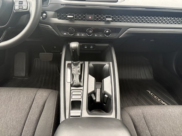 Used 2025 Honda Accord SE image 11