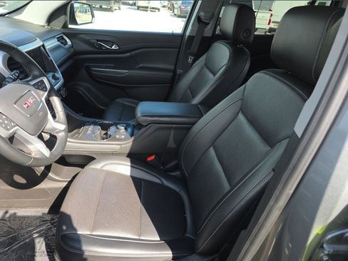 Used 2023 GMC Acadia SLT w/ Elevation Edition FWD image 9