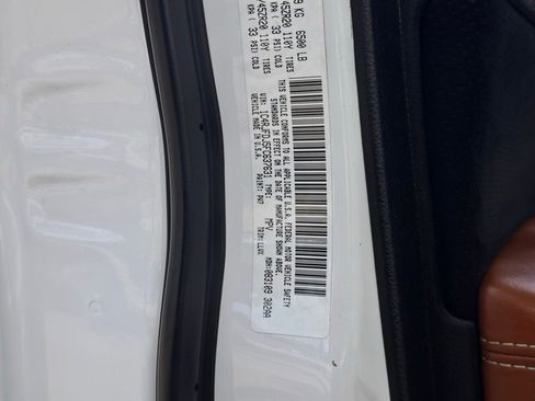 Used 2015 Jeep Grand Cherokee SRT w/ Trailer Tow Group IV AWD/4WD image 27