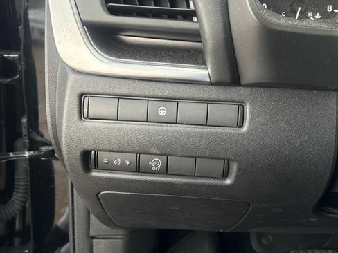 Used 2023 Nissan Rogue SV FWD image 26
