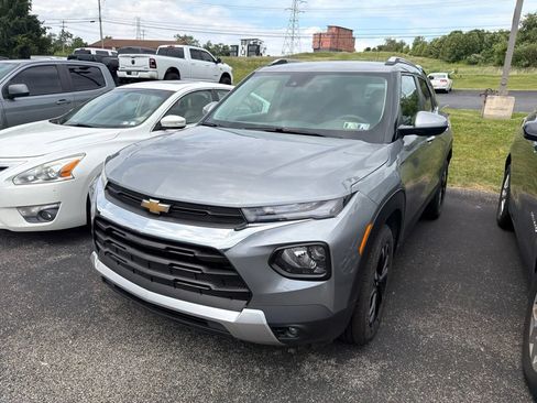Used 2023 Chevrolet TrailBlazer LT w/ Convenience Package AWD/4WD image 9