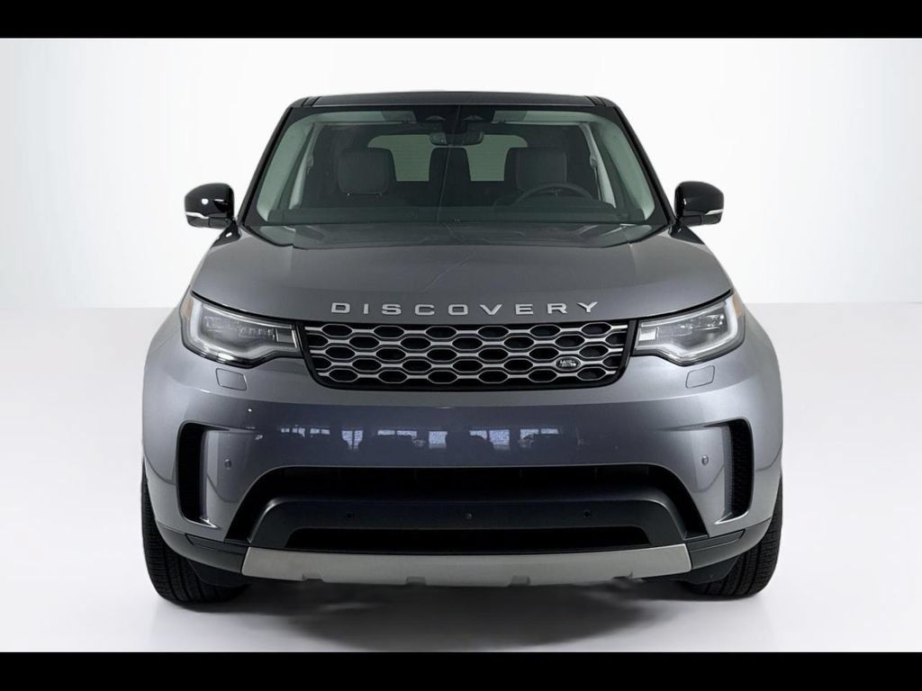 Used 2024 Land Rover Discovery S AWD/4WD image 8