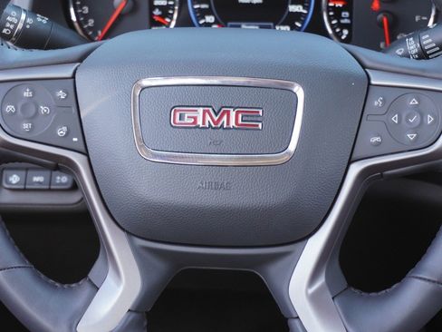 Used 2022 GMC Acadia AT4 w/ Technology Package image 30