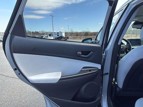 Used 2023 Hyundai Kona SEL image 21