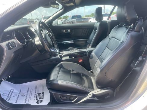 Used 2022 Ford Mustang Premium RWD image 12