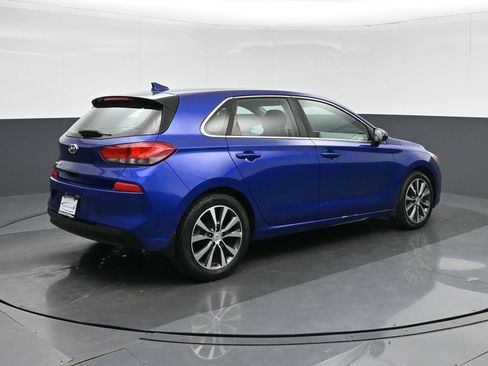 Used 2018 Hyundai Elantra GT image 7