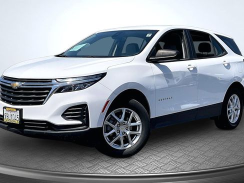 Used 2022 Chevrolet Equinox LS FWD image 12
