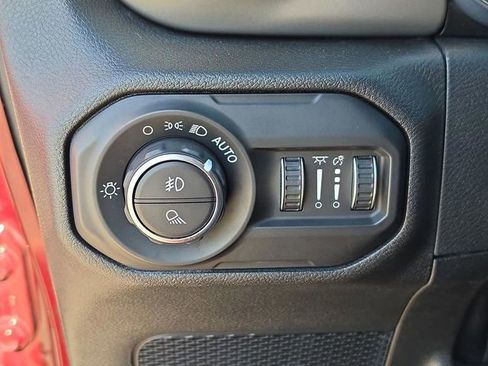 Used 2021 Jeep Gladiator Willys image 32