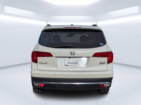 Used 2017 Honda Pilot Elite image 4