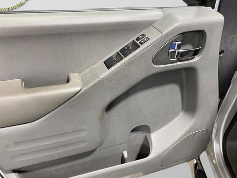 Used 2018 Nissan Frontier SV AWD/4WD image 7