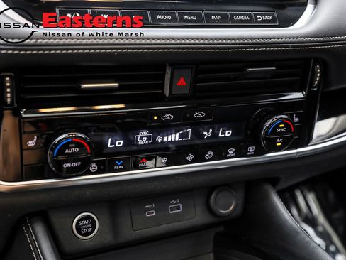 Used 2023 Nissan Rogue SL w/ SL Premium Package image 27