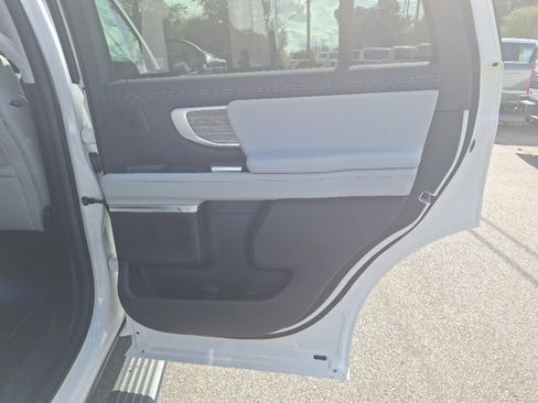 New 2025 Ford Expedition Platinum w/ Driver's Package image 32
