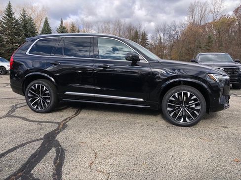 New 2026 Volvo XC90 B6 Plus w/ Protection Package Premier image 8