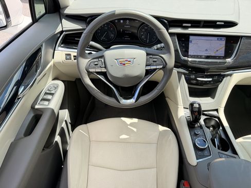 Used 2024 Cadillac XT6 Premium Luxury w/ Technology Package AWD/4WD image 31