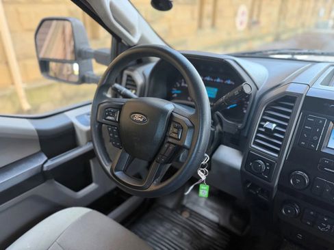 Used 2022 Ford F250 XL w/ Power Equipment Group image 19