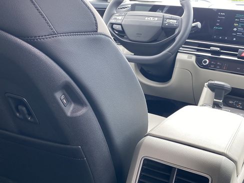 New 2026 Kia Sportage EX FWD image 24