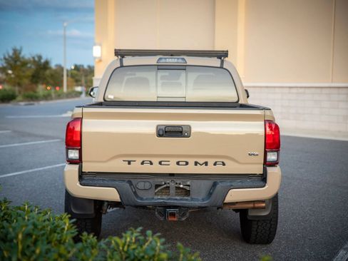 Used 2019 Toyota Tacoma TRD Sport image 5