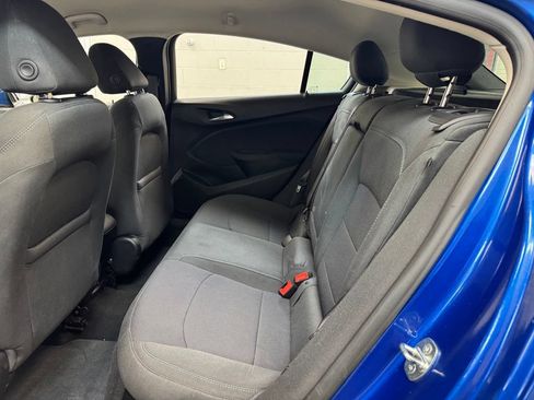 Used 2017 Chevrolet Cruze LT FWD image 19