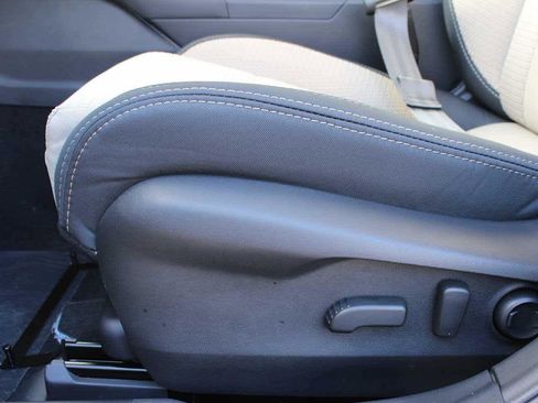 Used 2025 Subaru Outback Premium image 18