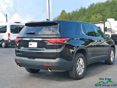 Used 2023 Chevrolet Traverse LS w/ Safety Package image 5