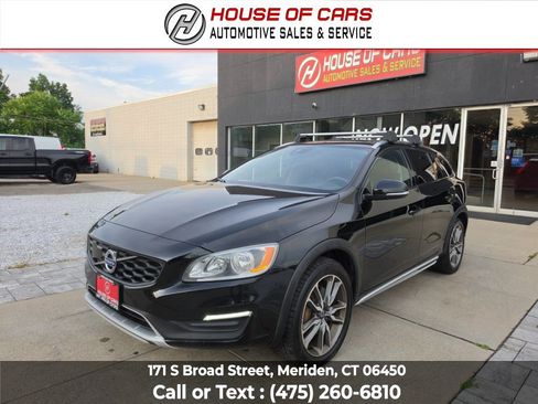 Used 2017 Volvo V60 T5 Cross Country w/ Climate Package AWD/4WD image 9