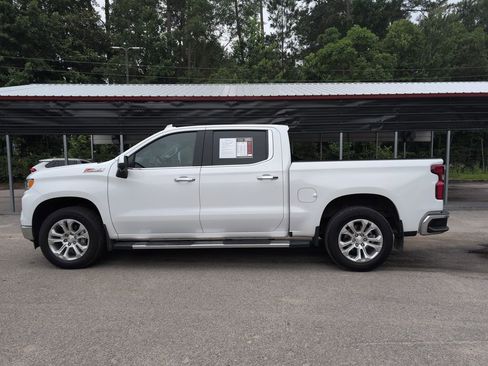 Used 2024 Chevrolet Silverado 1500 LTZ AWD/4WD image 3