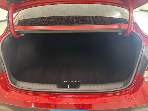 Used 2024 Hyundai Elantra SE FWD image 8