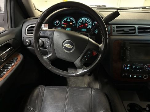 Used 2008 Chevrolet Suburban LT w/ LT Preferred Equipment Group AWD/4WD image 11