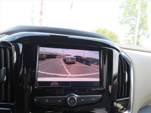 Used 2023 Chevrolet Traverse LS w/ Safety Package FWD image 13