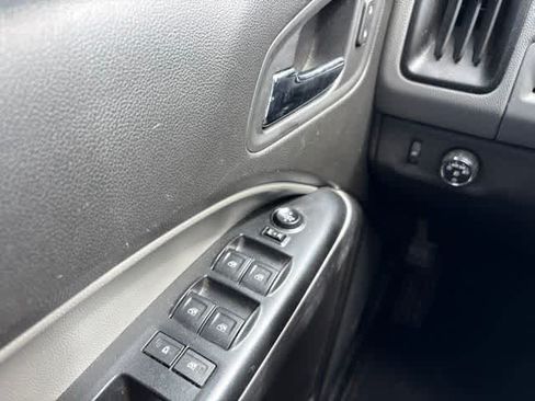 Used 2016 Chevrolet Colorado LT w/ LT Convenience Package RWD image 22