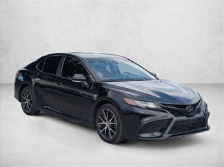 Used 2022 Toyota Camry SE FWD video 3
