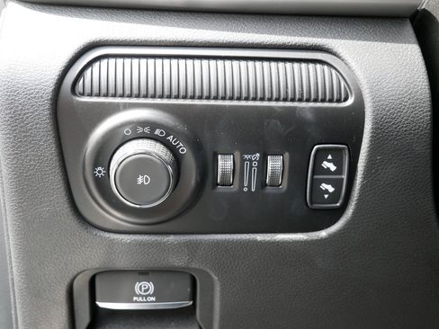 Used 2024 Jeep Wagoneer Series II w/ Convenience Group I AWD/4WD image 8