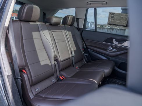 Certified 2023 Mercedes-Benz GLS 450 4MATIC image 28