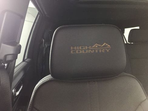 New 2026 Chevrolet Suburban High Country w/ Sun And Tow Package image 38