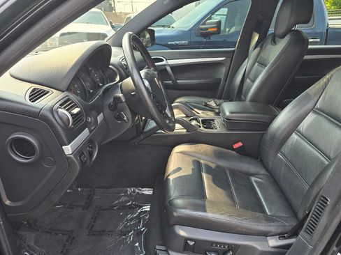 Used 2010 Porsche Cayenne AWD/4WD image 17