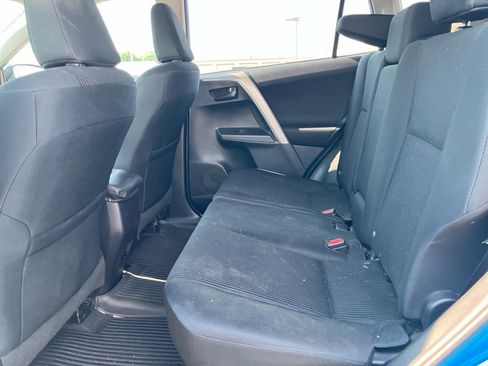 Used 2016 Toyota RAV4 LE AWD/4WD image 32